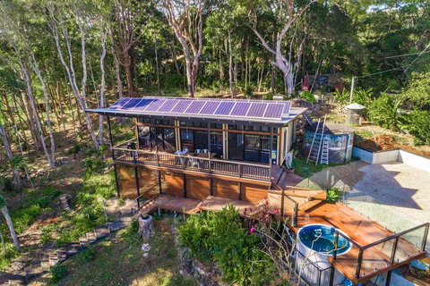 A PERFECT STAY - Ourmuli Cabin - Accommodation Cooktown 1
