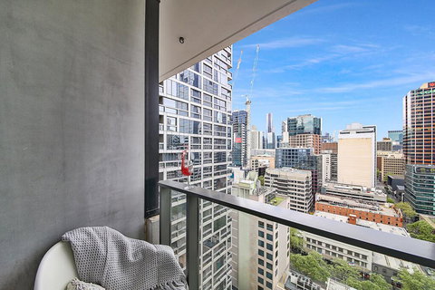 A Spacious & Modern Home Next To Southern Cross - Accommodation Cooktown 3