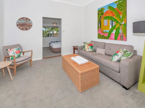 A Touch Of The Bahamas On McKenzie MK3 - Accommodation Cooktown 0