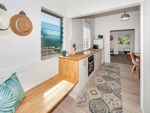 A Touch Of The Bahamas On McKenzie MK3 - Accommodation Cooktown 3