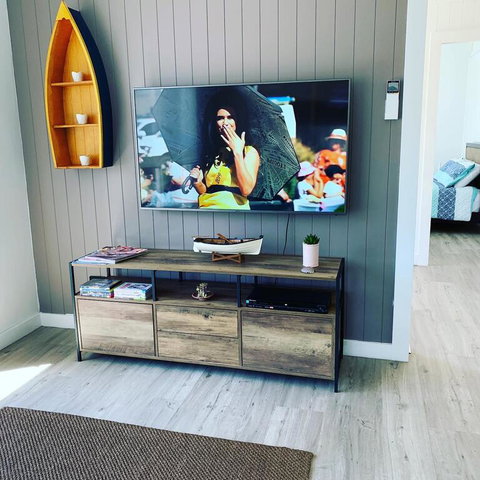 Abode Callala Beach Jervis Bay - 100m To Beach! - Accommodation Cooktown 3