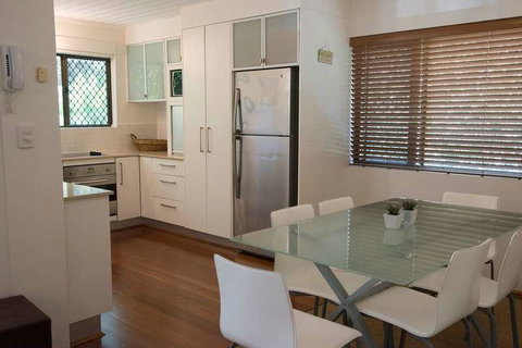 Absolute Beachfront - Mooloolaba - Accommodation Cooktown 1