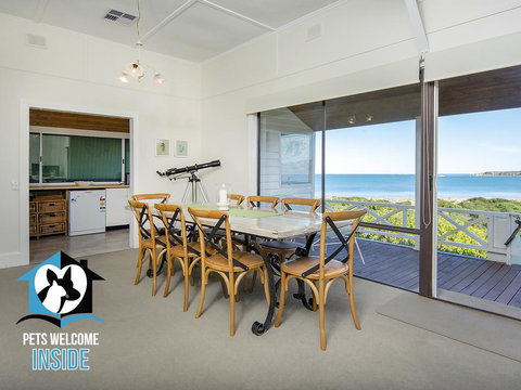 Absolute Beachfront 3BR 2BA Home W/ Beach Track - Accommodation Cooktown 2