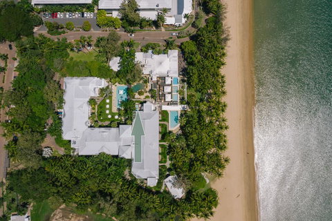 Absolute Beachfront Apt. With Private Pool In Alamanda Beachfront Resort (48) - Accommodation Cooktown 1