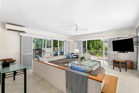 Absolute Beachfront Apt. With Private Pool In Alamanda Beachfront Resort (48) - Accommodation Cooktown 3