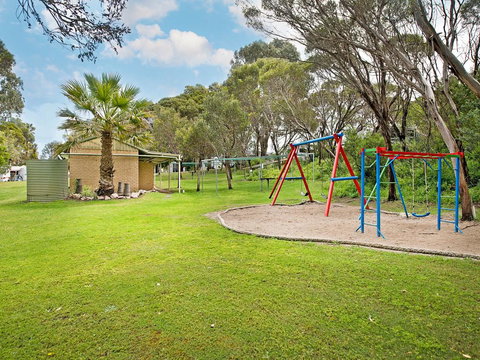 Acclaim Pine Grove Holiday Park - Accommodation Cooktown 3