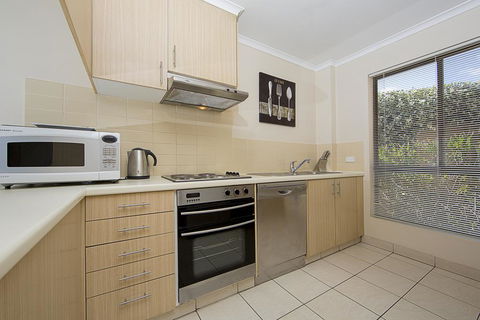 Accommodate Canberra - Kingston Court - Accommodation Cooktown 3
