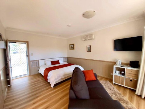 Accommodation Creek Cottages & Sundown View Suites - Accommodation Cooktown 1