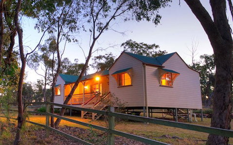 Accommodation Creek Cottages & Sundown View Suites - Accommodation Cooktown 0