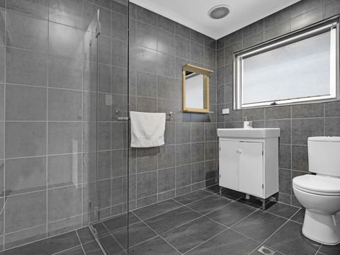Adelaide Holiday Homes - Accommodation Cooktown 1
