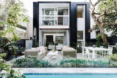Double Bay Prestige IH - Accommodation Cooktown 0