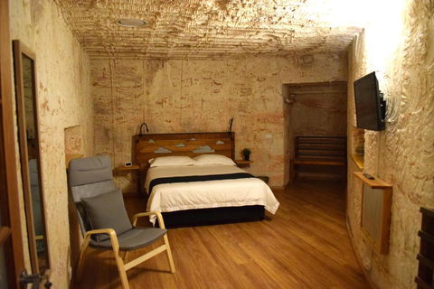 Dug Out B&B - Accommodation Cooktown 1