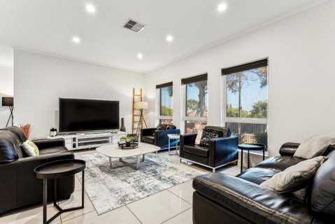 Enfield Executive - Accommodation Cooktown 2