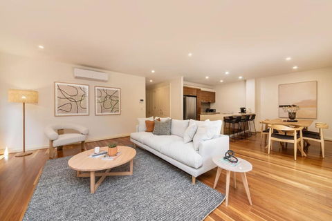 Esplanade Escape To The Brighton Beach Boxes - Accommodation Cooktown 0