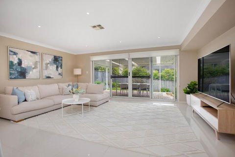 Entire Home In Park Central - Family-Friendly Getaway - Walk To Parks, Shops And Transport In Macarthur - Accommodation Cooktown 2