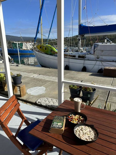 Elegant And Scenic Floating Boat House - Accommodation Cooktown 4