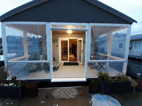 Elegant And Scenic Floating Boat House - Accommodation Cooktown 0