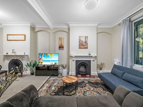 Fancy 4 BR House With Parking - ICC&Darling Harbour-8 Mins Walk - Accommodation Cooktown 2