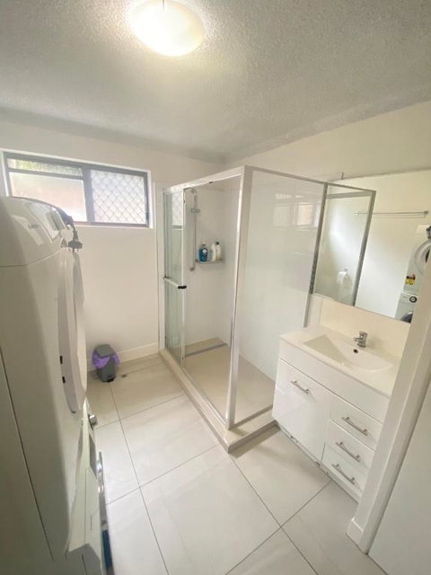 Fabulous Canal-front Unit In Mooloolaba - Accommodation Cooktown 2