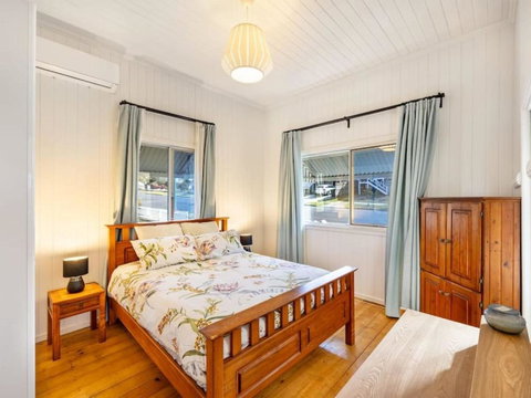 Family Friendly Cozy 4BR House At Annerley - Accommodation Cooktown 3