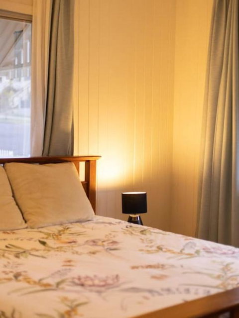 Family Friendly Cozy 4BR House At Annerley - Accommodation Cooktown 4