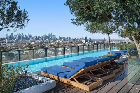 FLEMINGTON - Melbourne City Views - Accommodation Cooktown 0