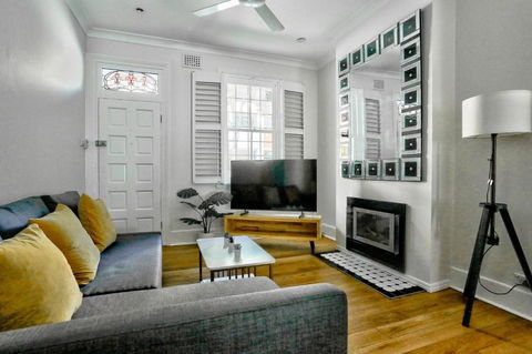 Gorgeous 2 Bedroom House Ultimo 2 E-Bikes Included - Accommodation Cooktown 0