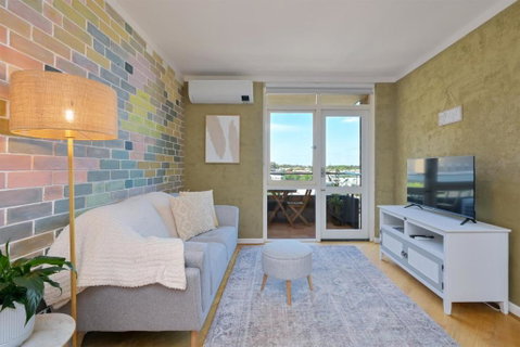 Freo Skyhigh Central With Views - Accommodation Cooktown 2