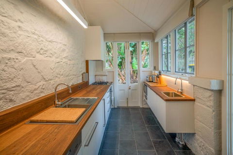 Gardeners Cottage - Accommodation Cooktown 1