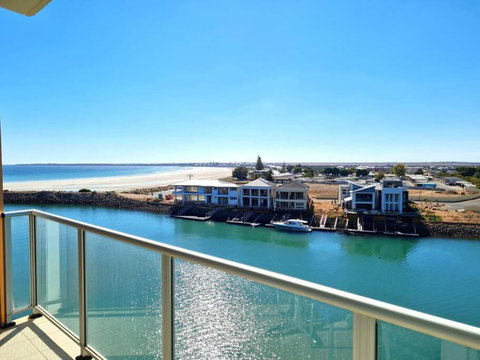 Glam Apartment 21 - Accommodation Cooktown 0