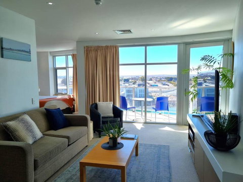Glam Apartment 21 - Accommodation Cooktown 2