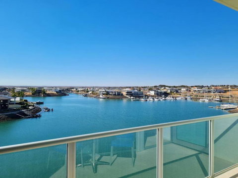 Glam Apartment 21 - Accommodation Cooktown 3
