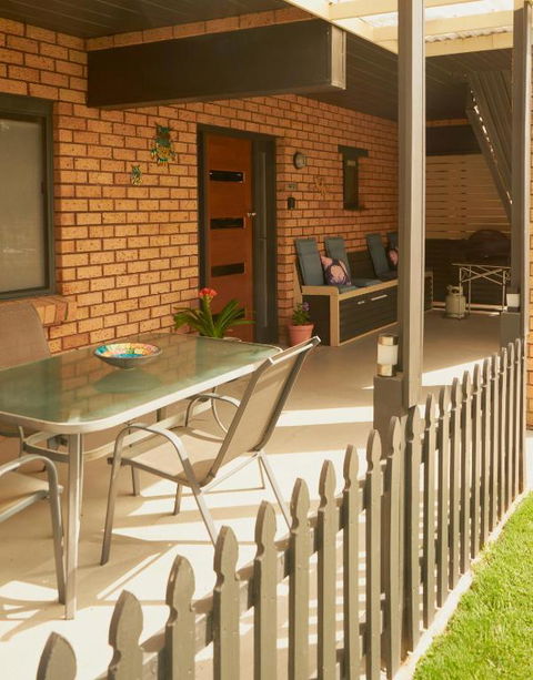 GOLDFIELDS STUDIO APARTMENT, Beaconsfield - Fully Self-contained, Air-conditioning - Accommodation Cooktown 1