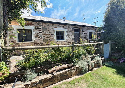 Griffiths Cottage - Accommodation Cooktown 0