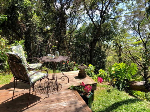 Gunnadoo Holiday Hut With Ocean Views And Jacuzzi - Accommodation Cooktown 2