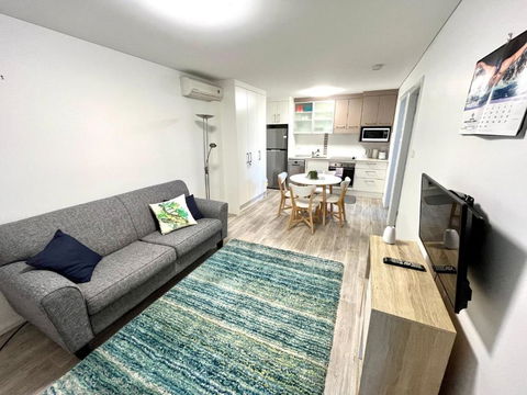 H2O Holiday Apartments - Unit 4 - Accommodation Cooktown 1