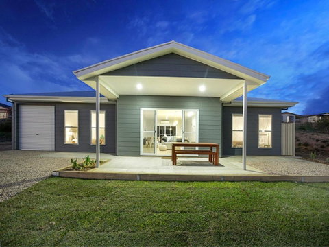 High Tide - Beachfront Pet-friendly - Accommodation Cooktown 0