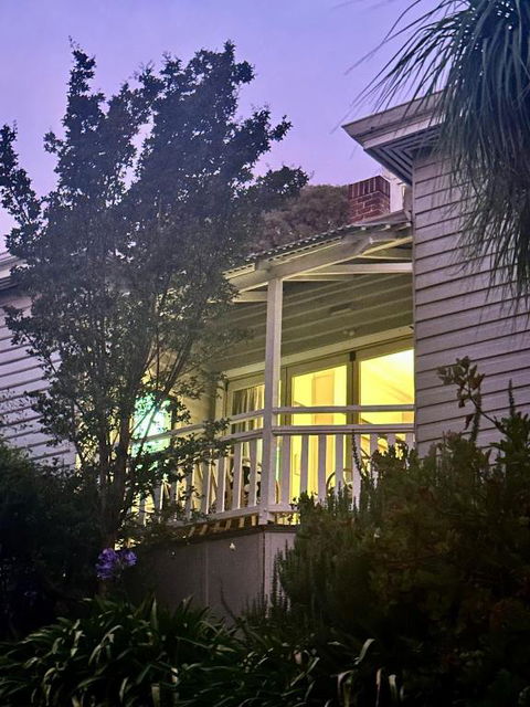 Hilltop Cottage - Accommodation Cooktown 2