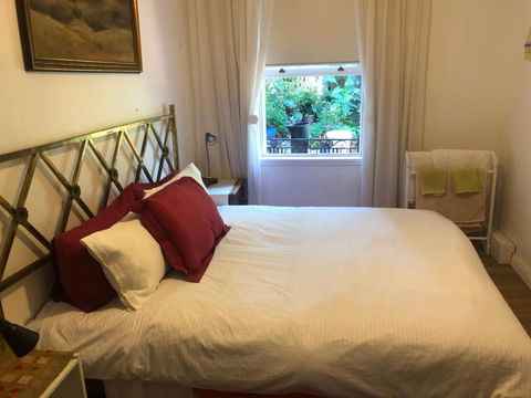 Historic Secluded Garden Cottage - Accommodation Cooktown 1