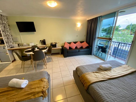 Holiday Lodge Apartment - Accommodation Cooktown 3