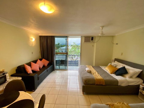 Holiday Lodge Apartment - Accommodation Cooktown 2