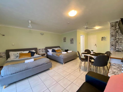 Holiday Lodge Apartment - Accommodation Cooktown 1