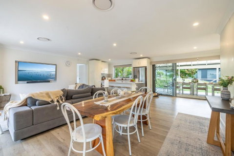 Illaroo House 16 Verona Rd - Pet Friendly, Boat Parking, Wi-Fi - Accommodation Cooktown 3