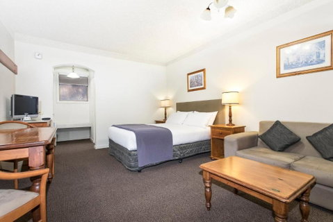 Hotel Bruce County - Accommodation Cooktown 1