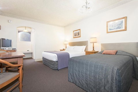 Hotel Bruce County - Accommodation Cooktown 2