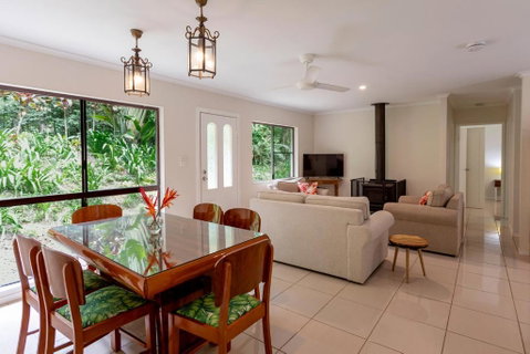Honeybee House - Accommodation Cooktown 2