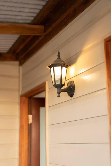 House Of Fairy Wren -Charming Queenslander Cottage Mins Drive To Brisbane CBD And Gabba Stadium! - Accommodation Cooktown 2