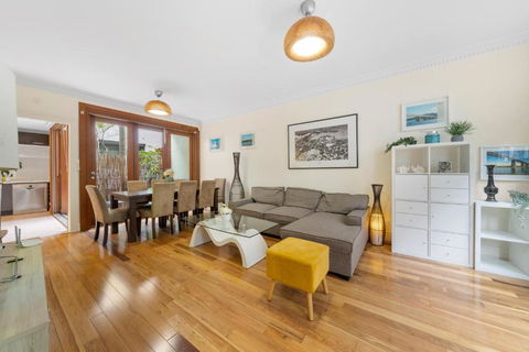 Ideally Located 3 BR With Parking & Central & Darling Harbour-10 Mins Walk - Accommodation Cooktown 1