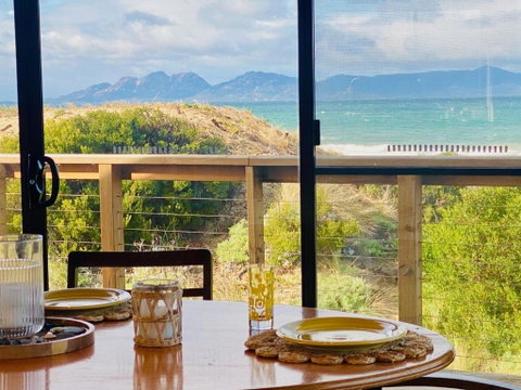 IdleWild - Secluded Absolute Beachfront Escape - Accommodation Cooktown 3