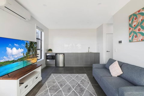 Illalangi-Modern Escape & Views - Accommodation Cooktown 3